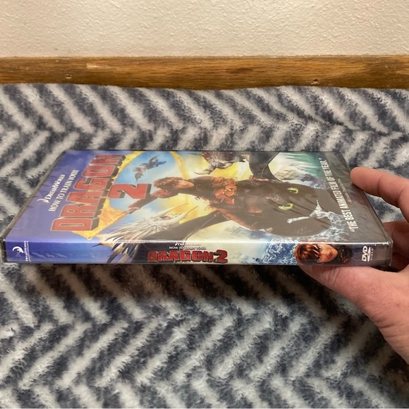 NWT DreamWorks How to Train Your Dragon 2 DVD - Picture 3 of 5